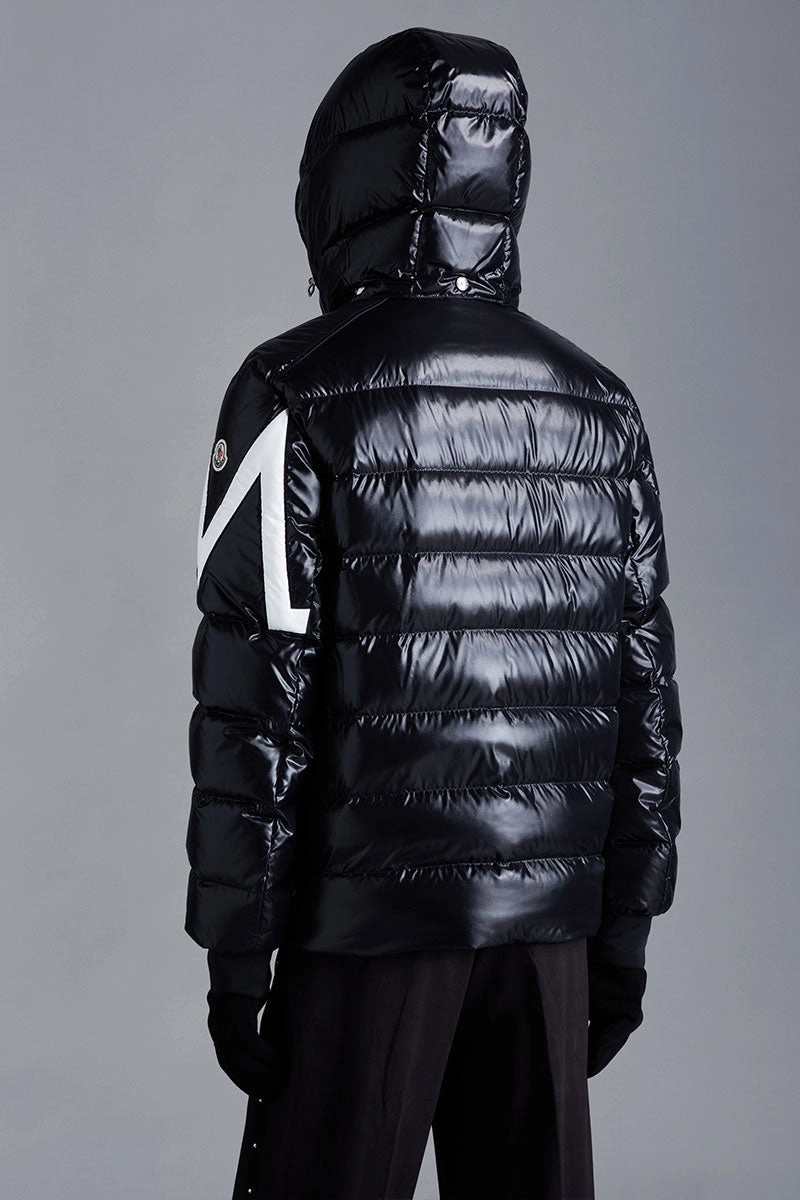 Nylon Cover Snag Free Knit Corydale Short Down Jacket