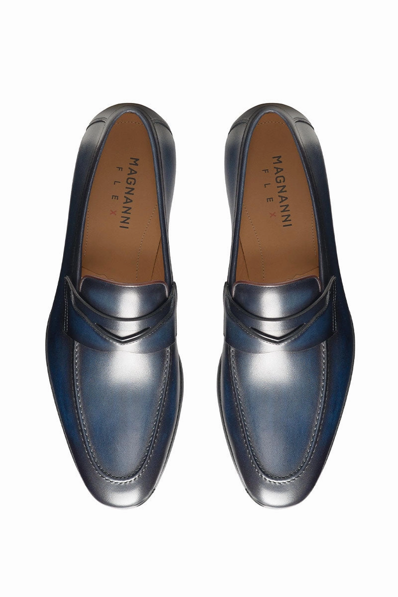 Understated Detail Sasso Loafers