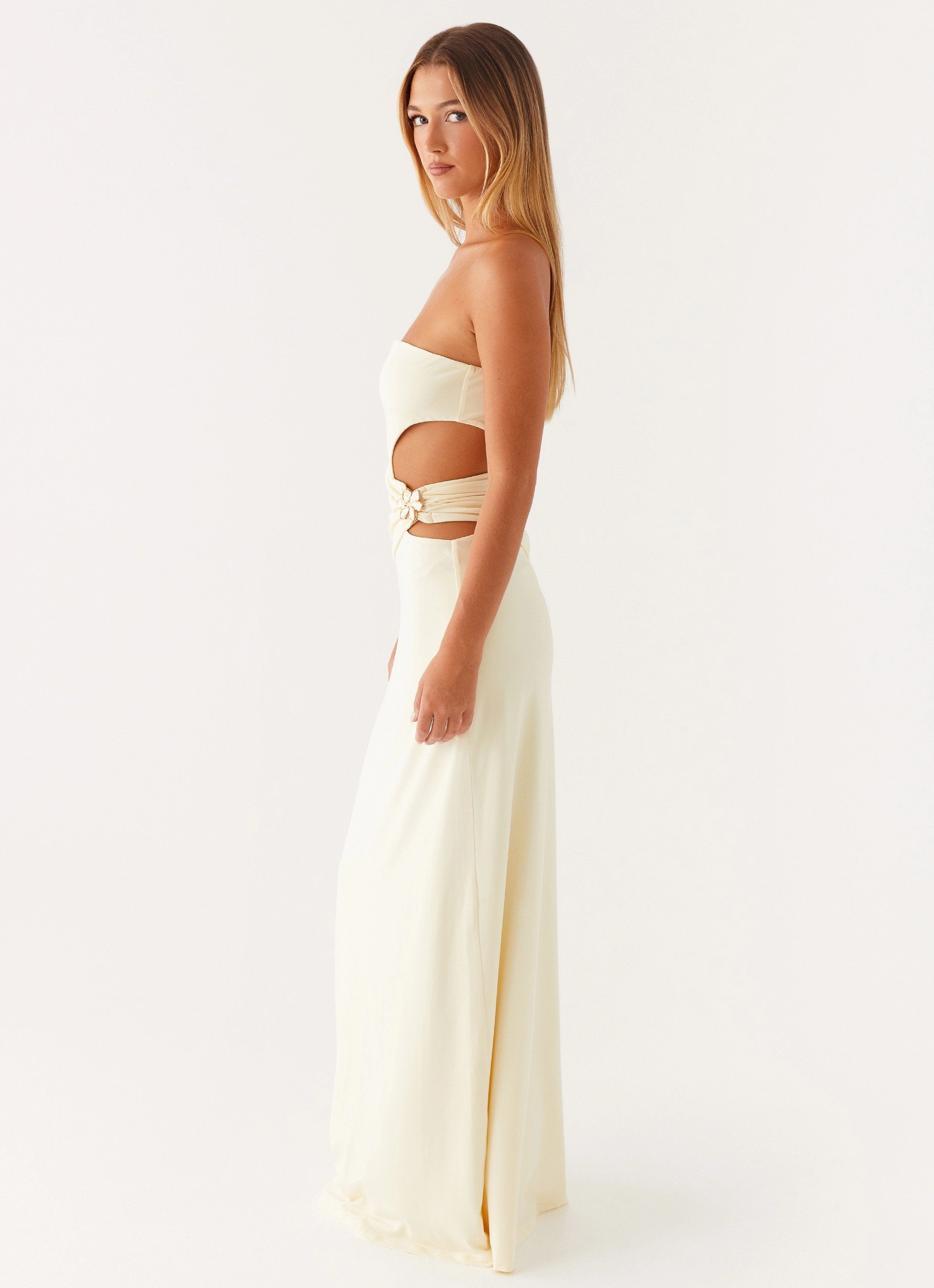 Anetta Maxi Dress - Yellow understated look Decorative-Design