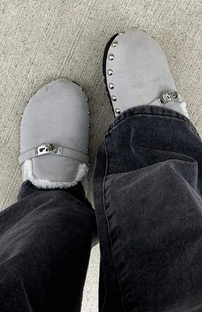 Layered Style Modern Cut Asher Flats Stone Even Hemline