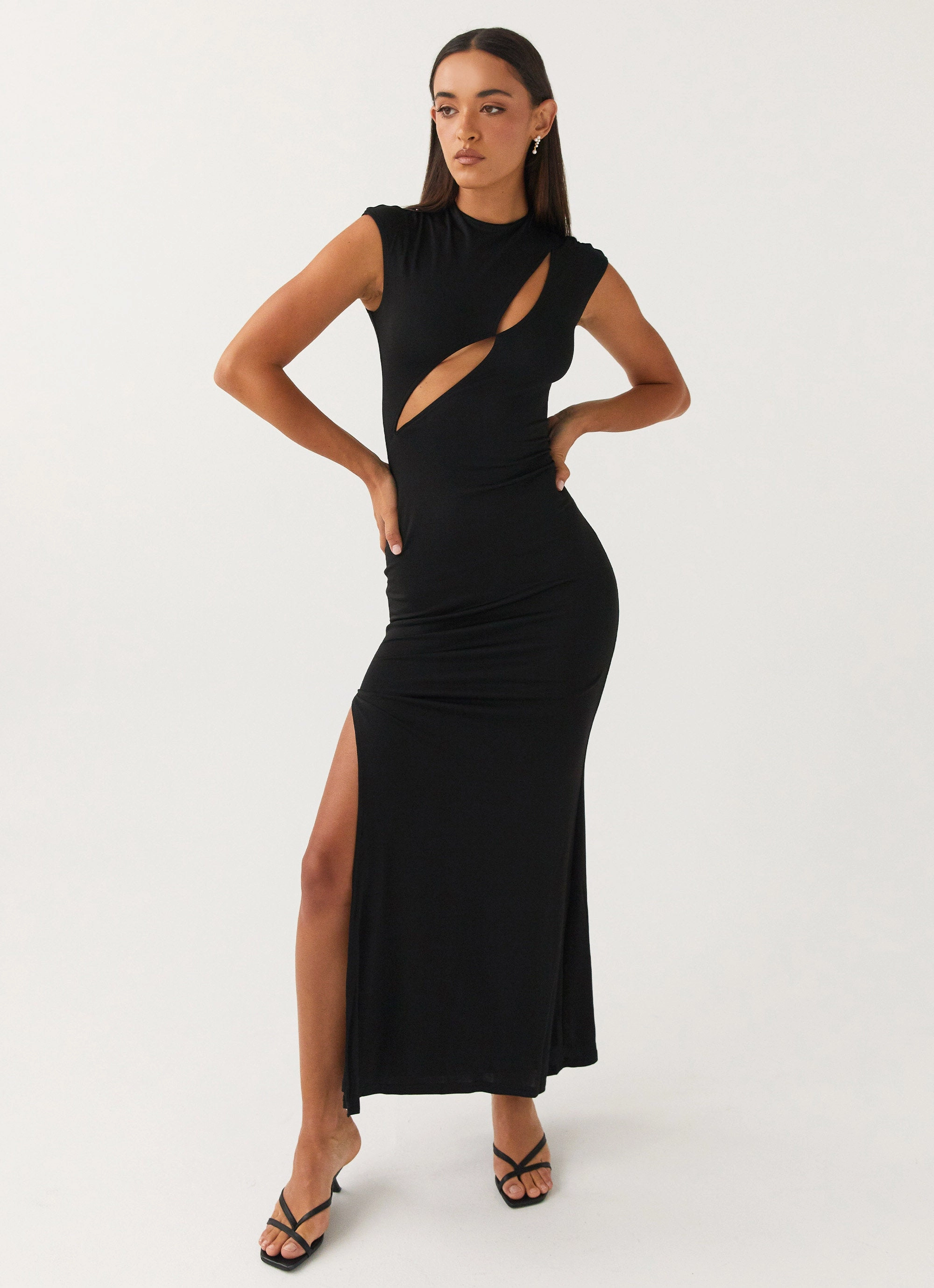 Special Affair Maxi Dress - Black Refined touch
