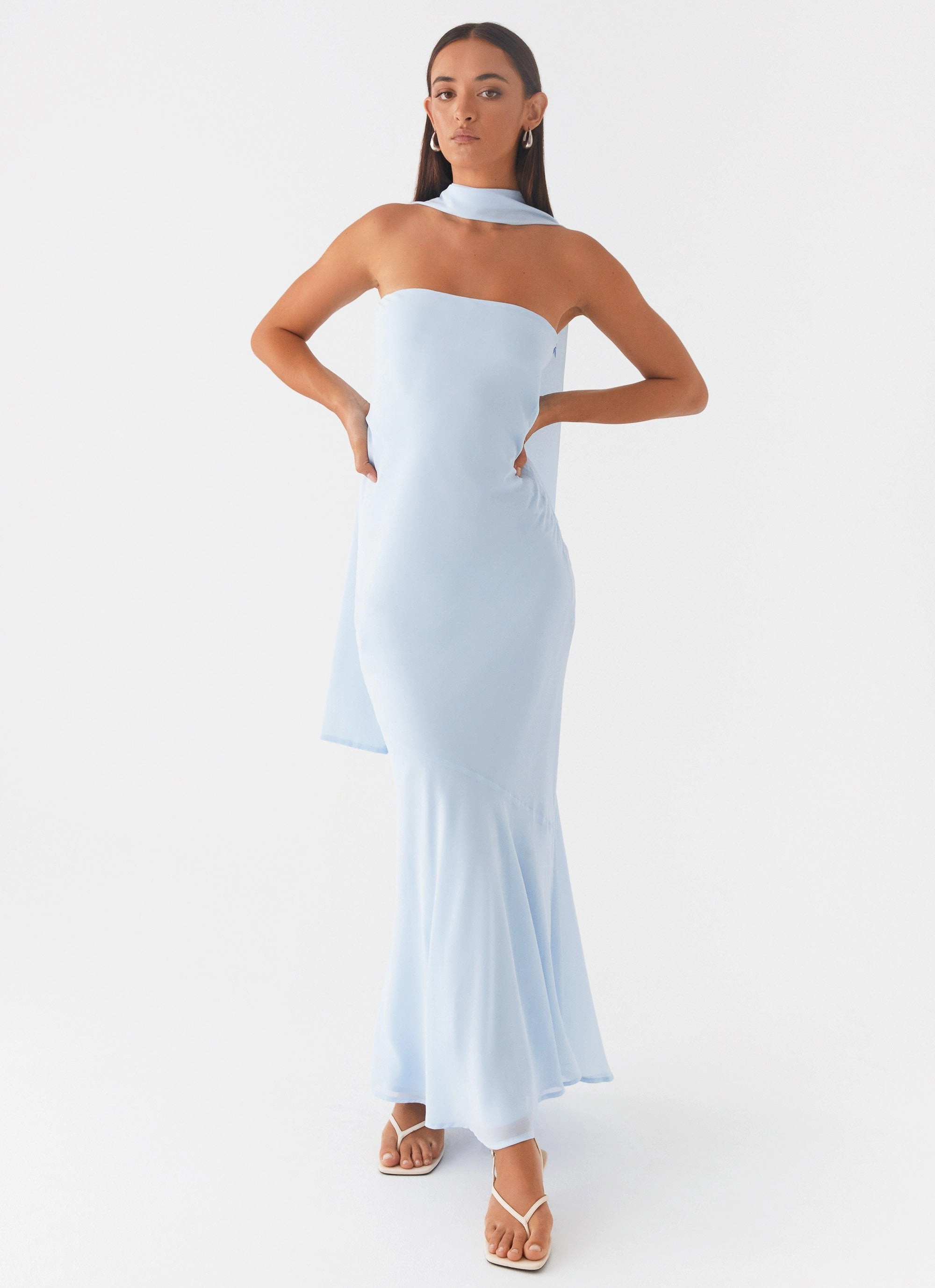 Office Mood Under The Pagoda Maxi Dress - Blue