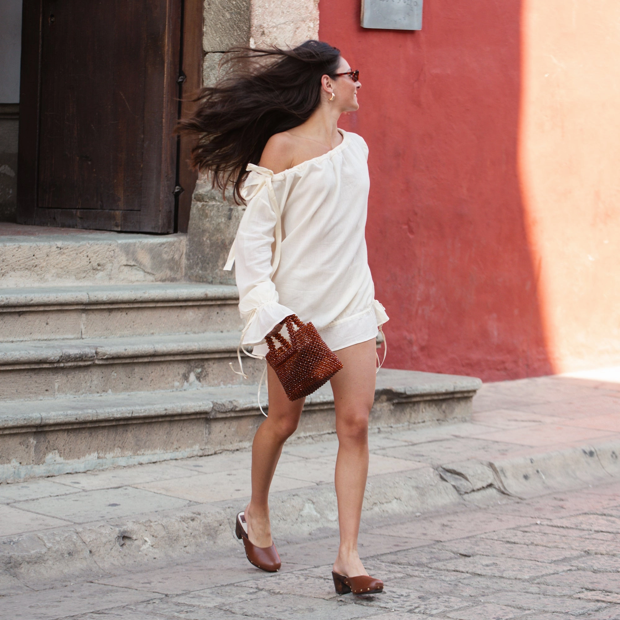 CAMYN HEELS BROWN LEATHER Youth Glow Travel Safe