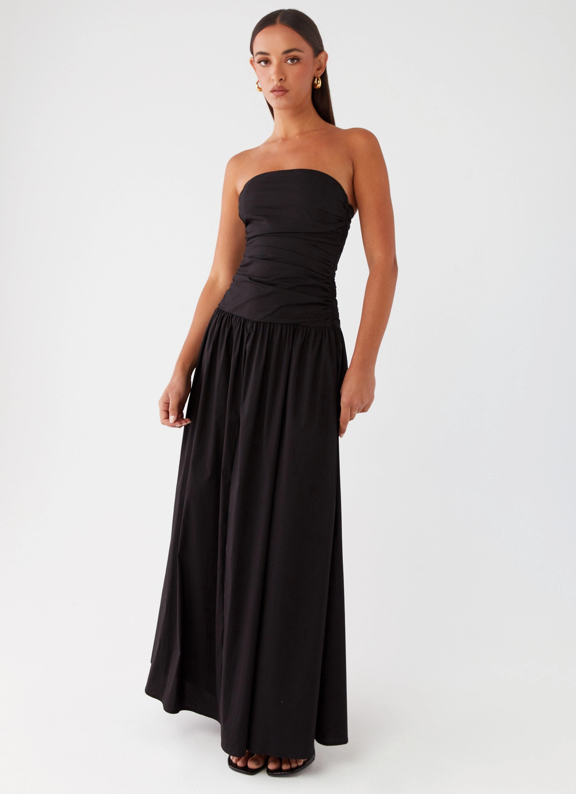 Silky texture Square-Neck Carmel Maxi Dress - Black