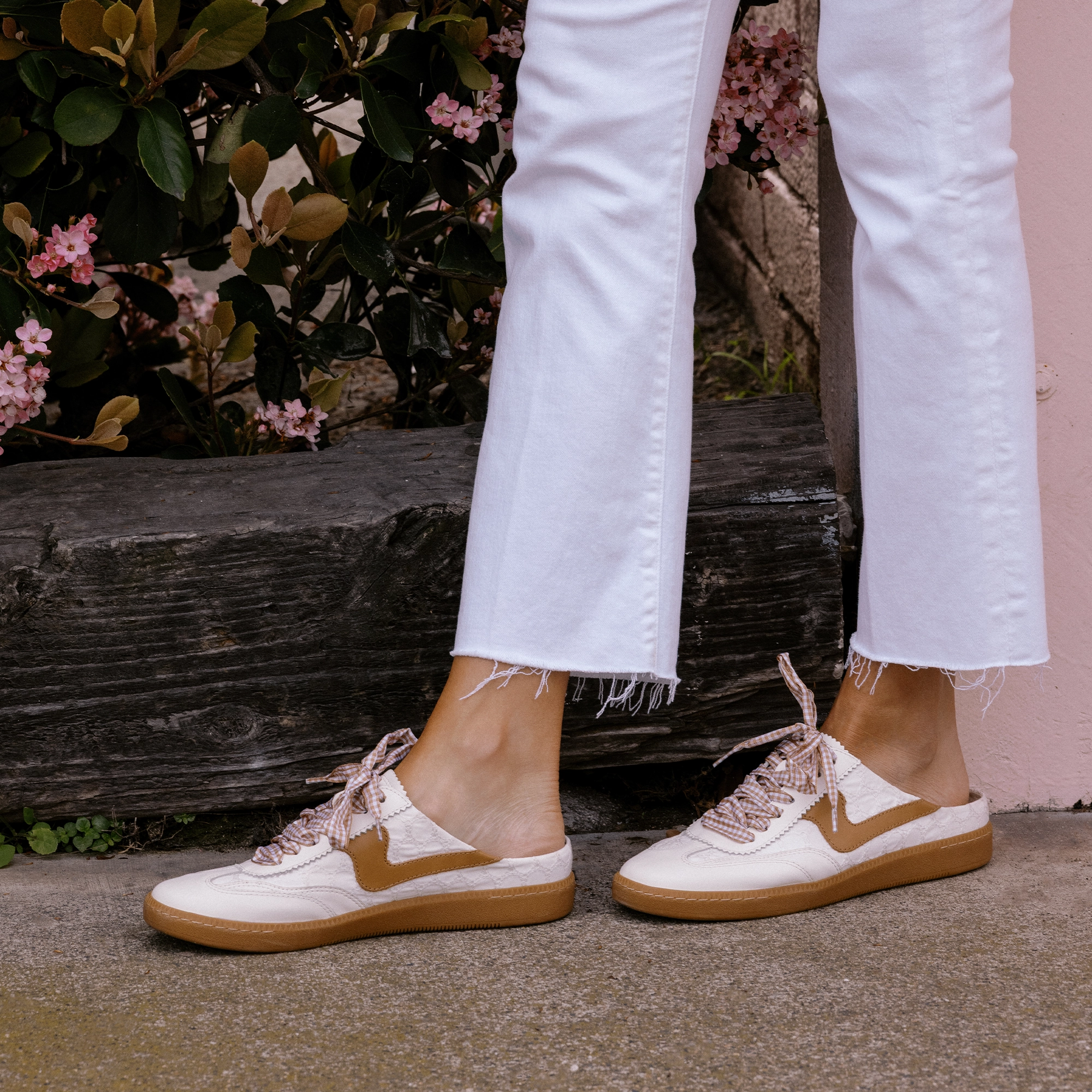 Speed Movement NOTICE SLIDE SNEAKERS WHITE PINK EYELET