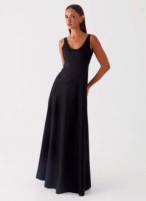 Cosma Maxi Dress - Black Chic and Flattering
