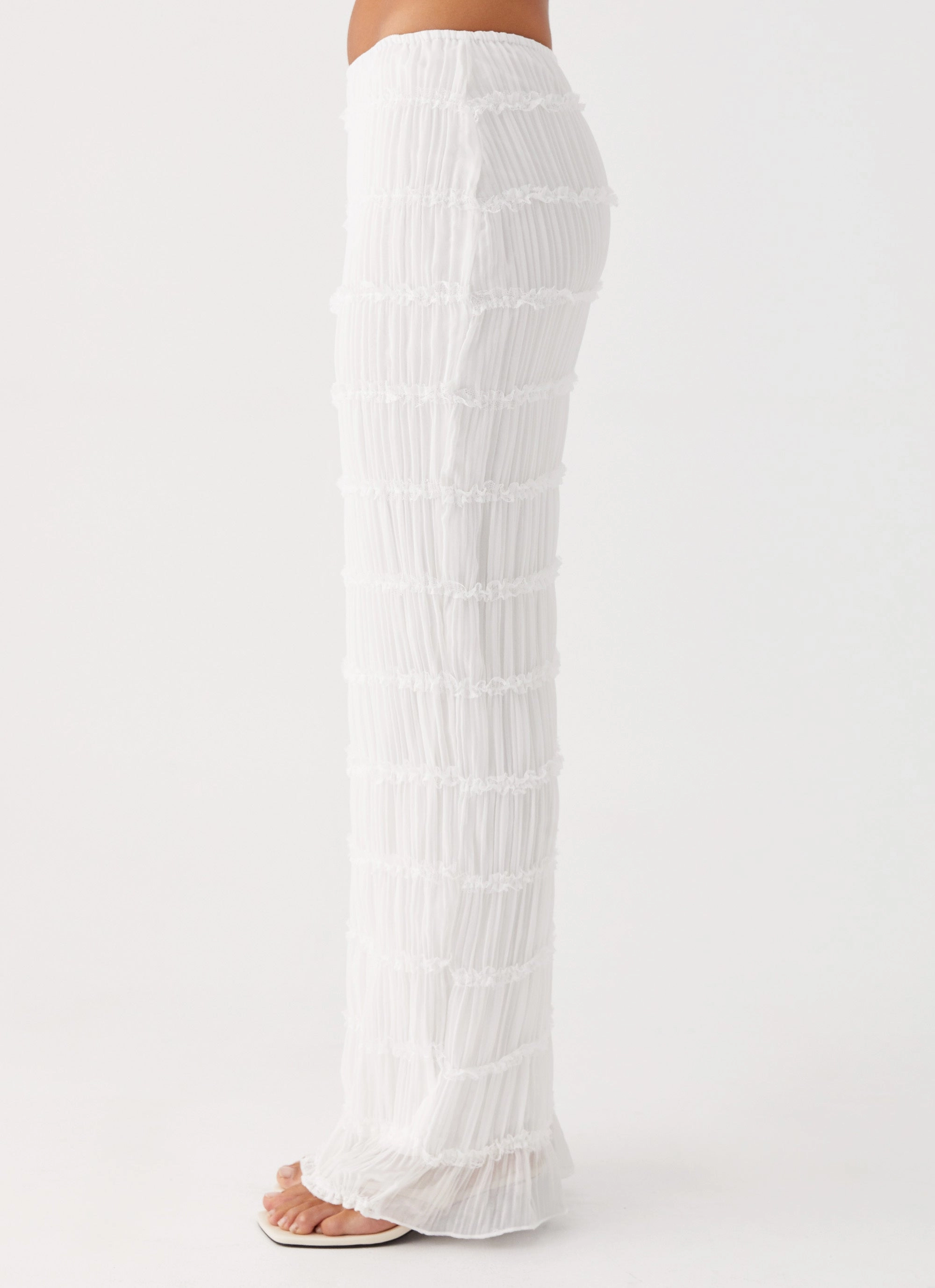 Daydreaming Low Rise Maxi Skirt - White Outfit Flow Smooth Look