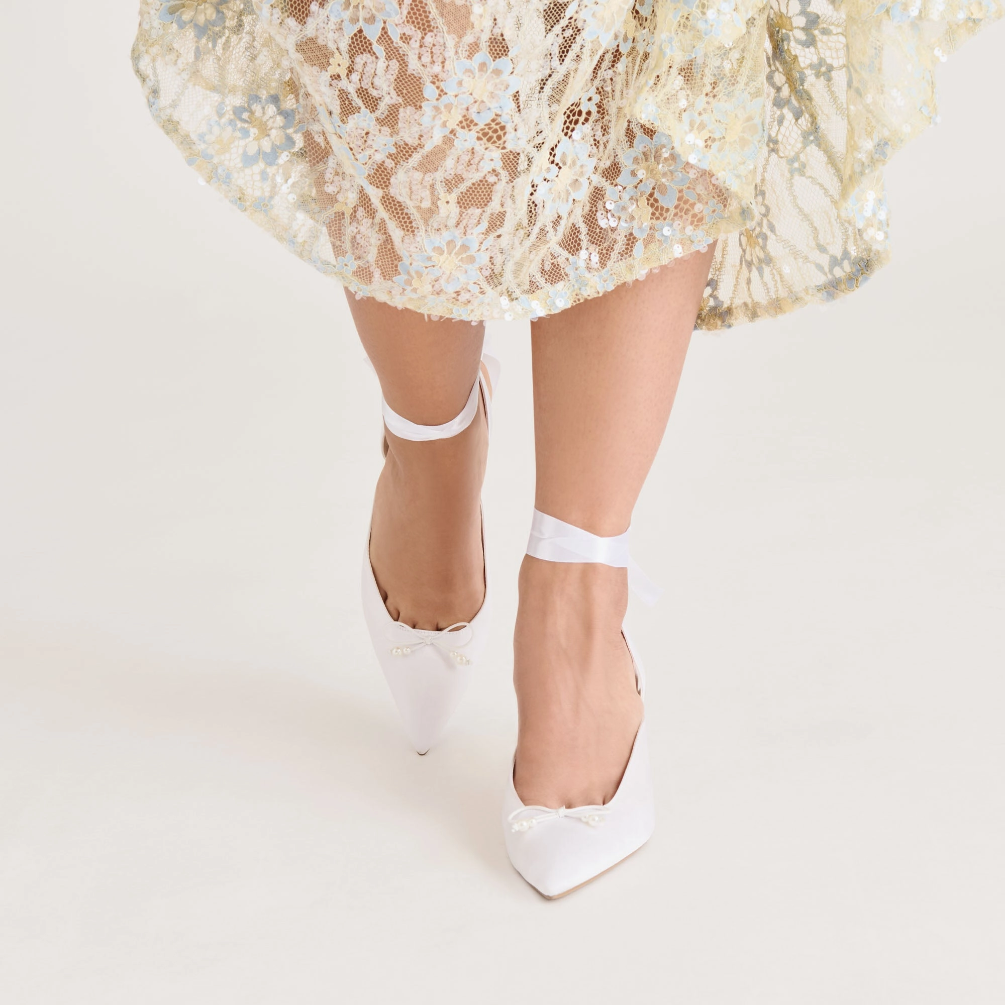 Urban Cool Easy Fit EFORA HEELS TRUE WHITE SATIN