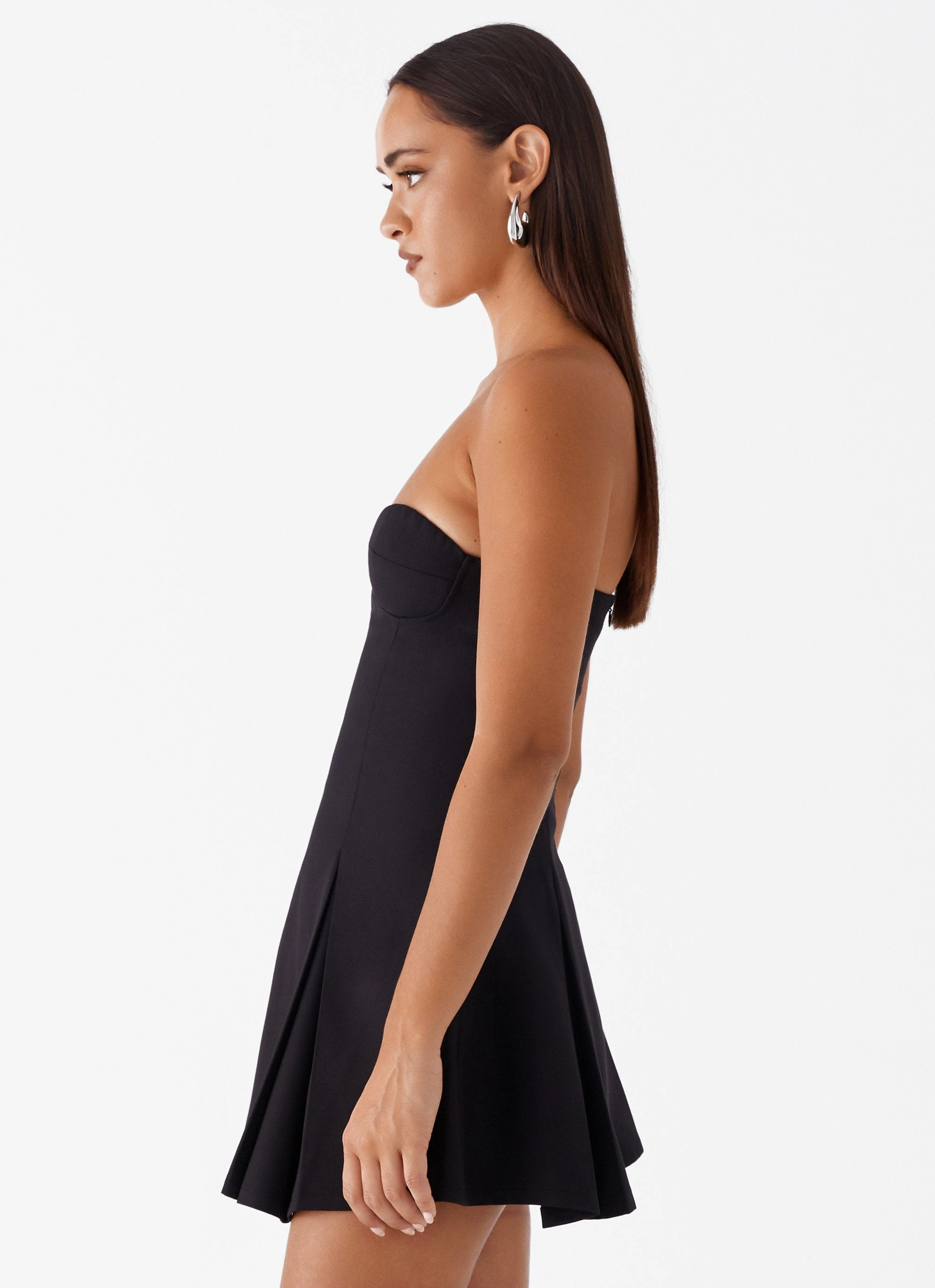 Relaxed work dress Social Ease Victoria Strapless Mini Dress - Black