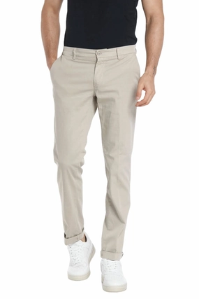 Fashionable Look Easy Wear New York Chinos