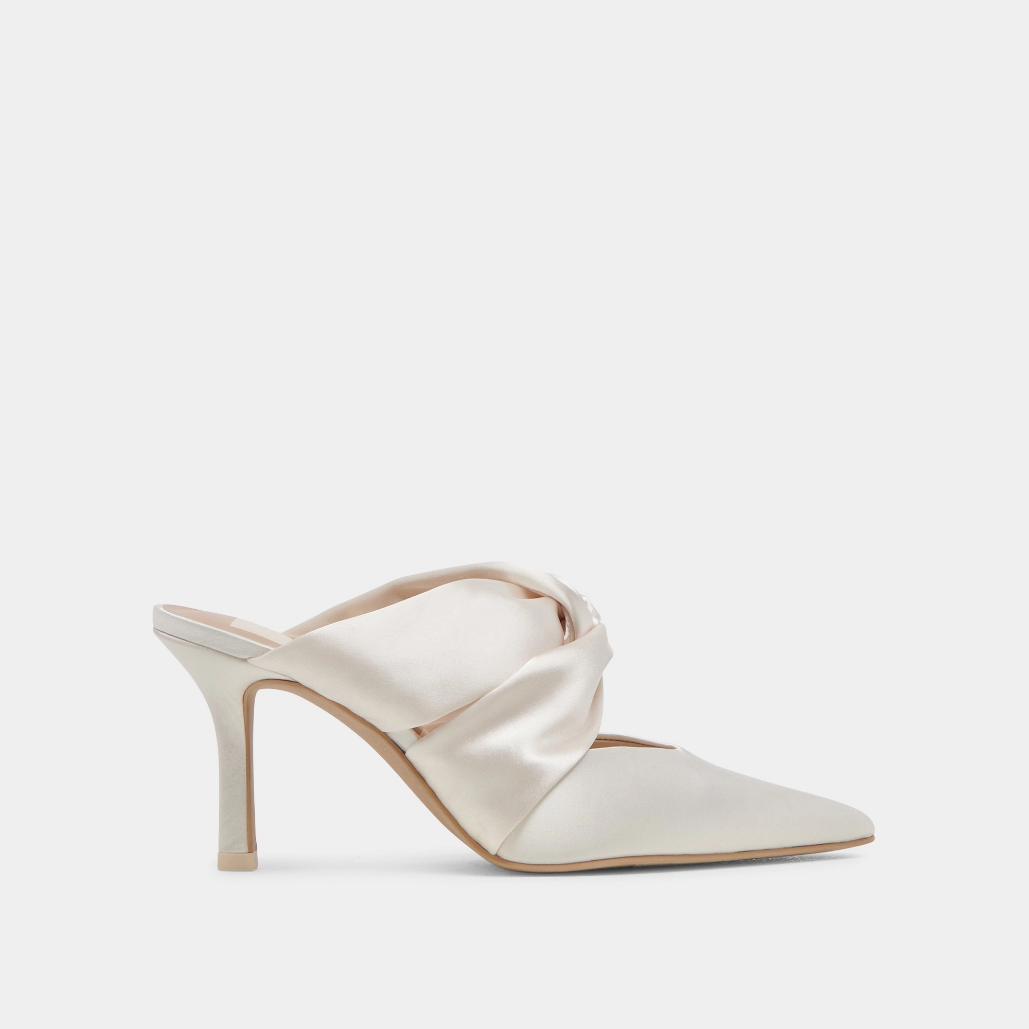 KELSY HEELS CREME SATIN Timeless Walk