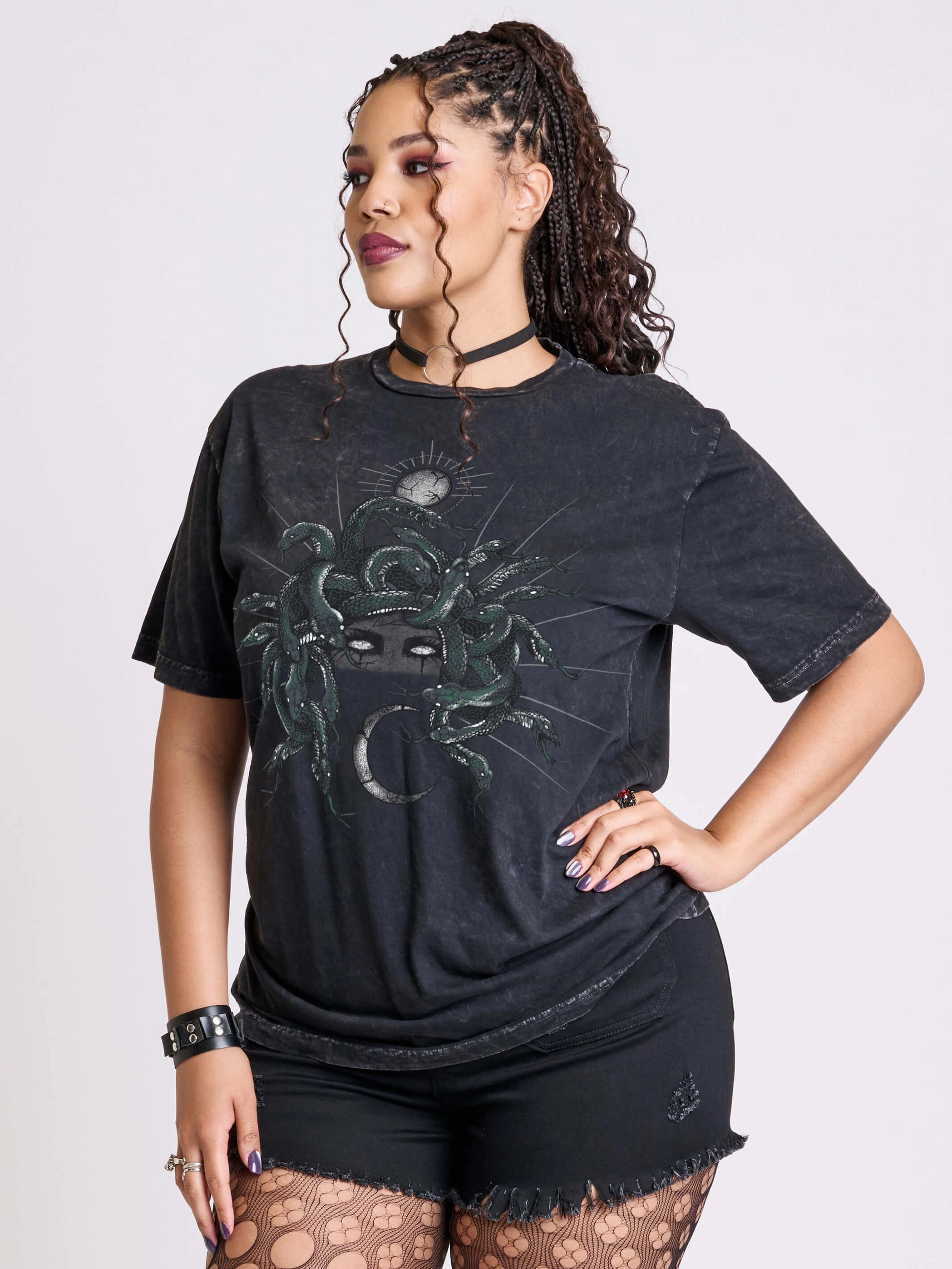Versatile and Stylish Weekend Comfort Green Medusa T-shirt