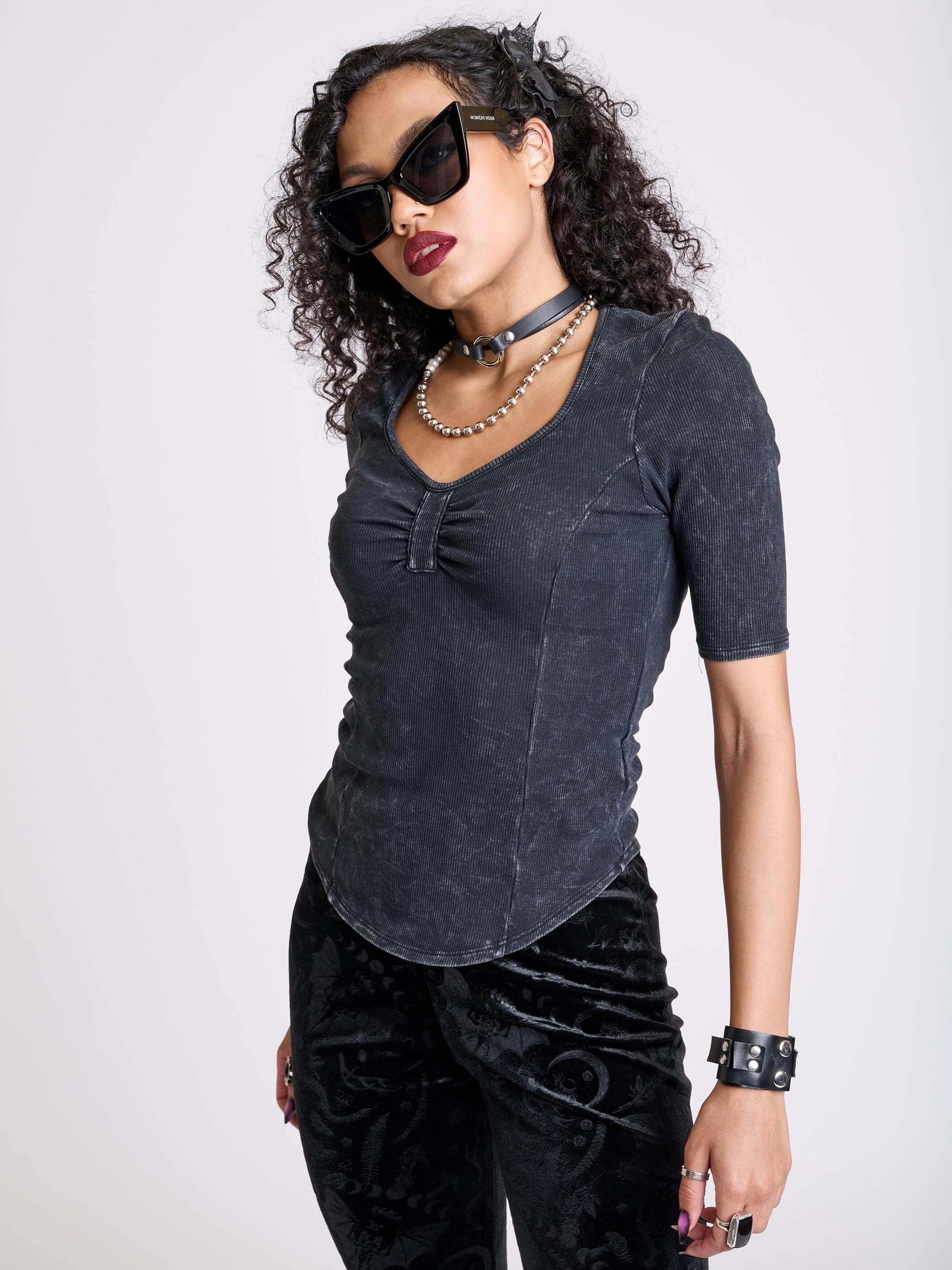 No-Fuss Design Quick Fit Wear Distressed Sweetheart Top