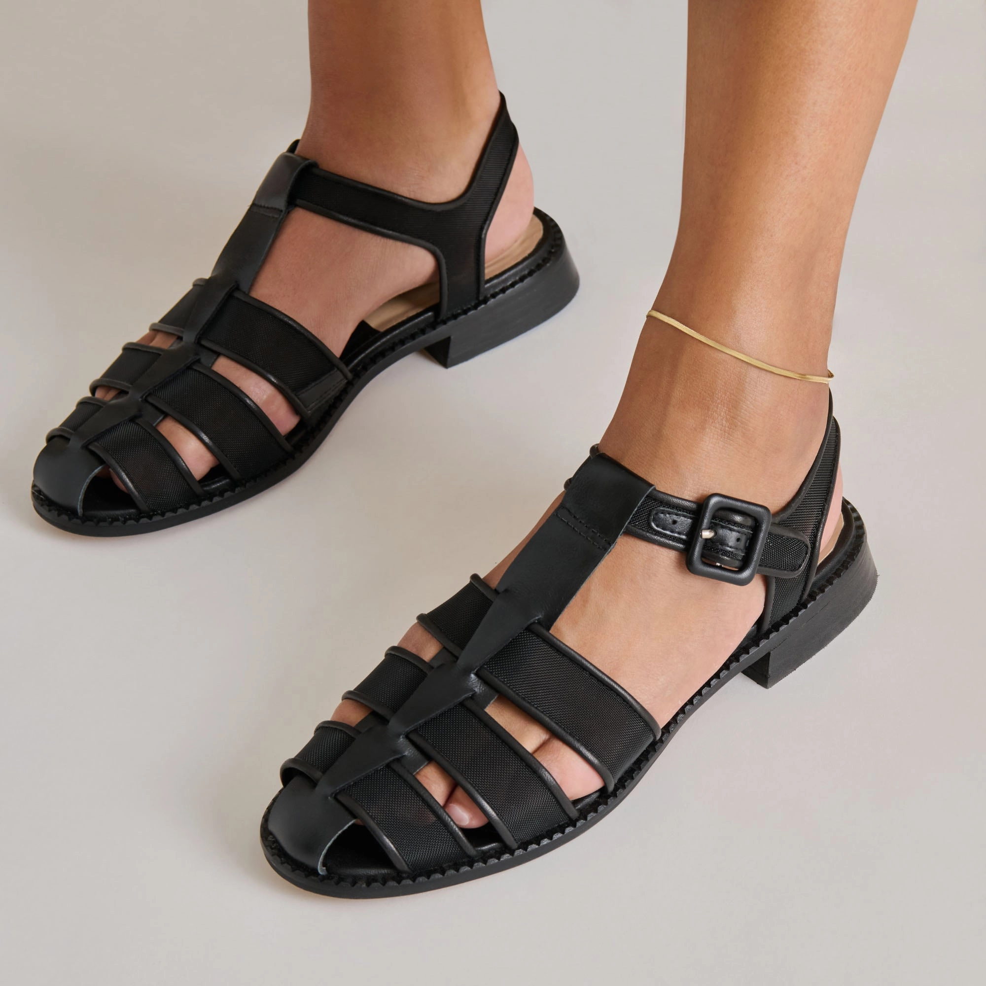 HOLIS MESH SANDALS ONYX MESH Chic Walk