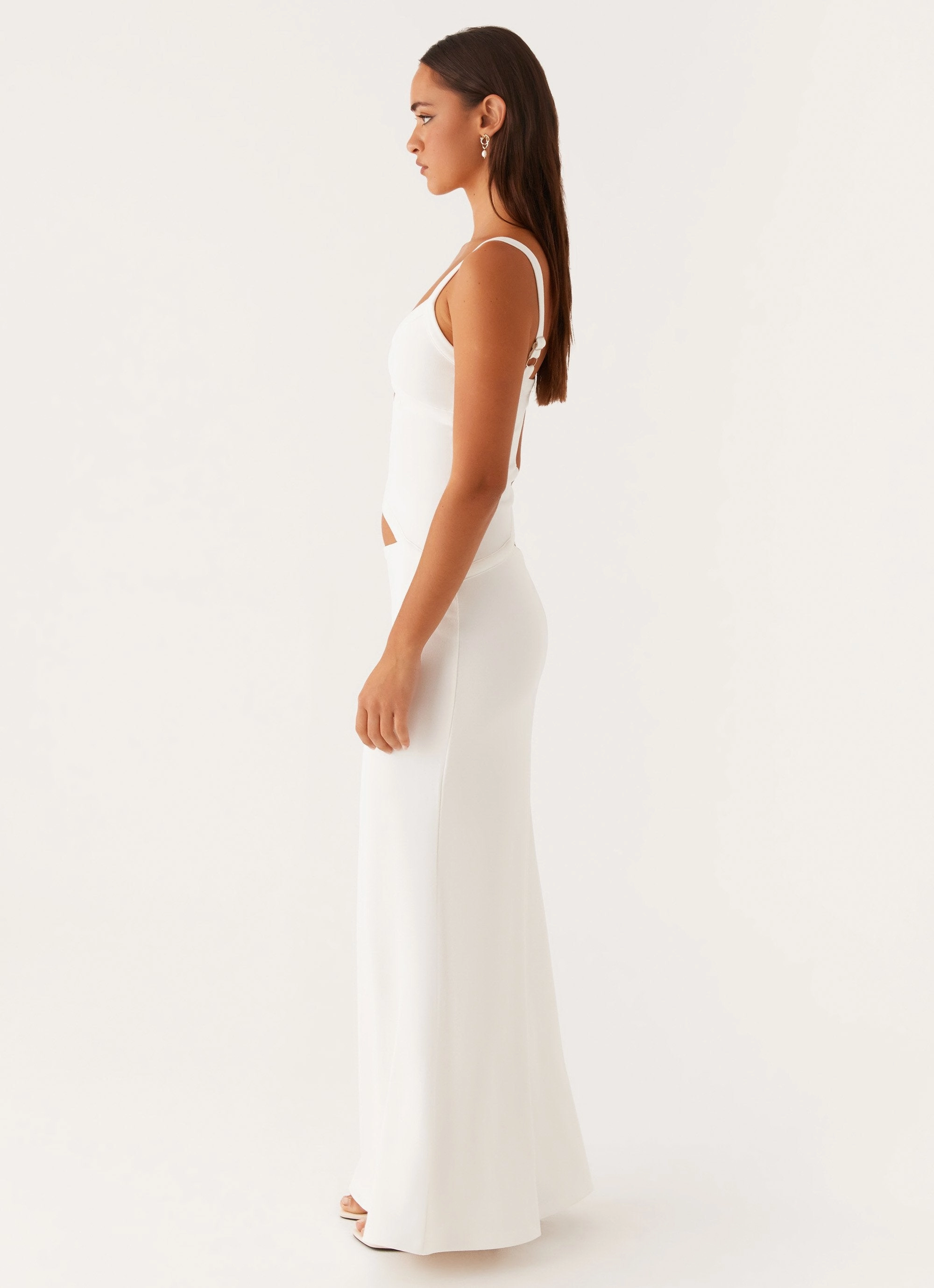 Jocelyn Maxi Dress - White Minimal Core Feminine Touch