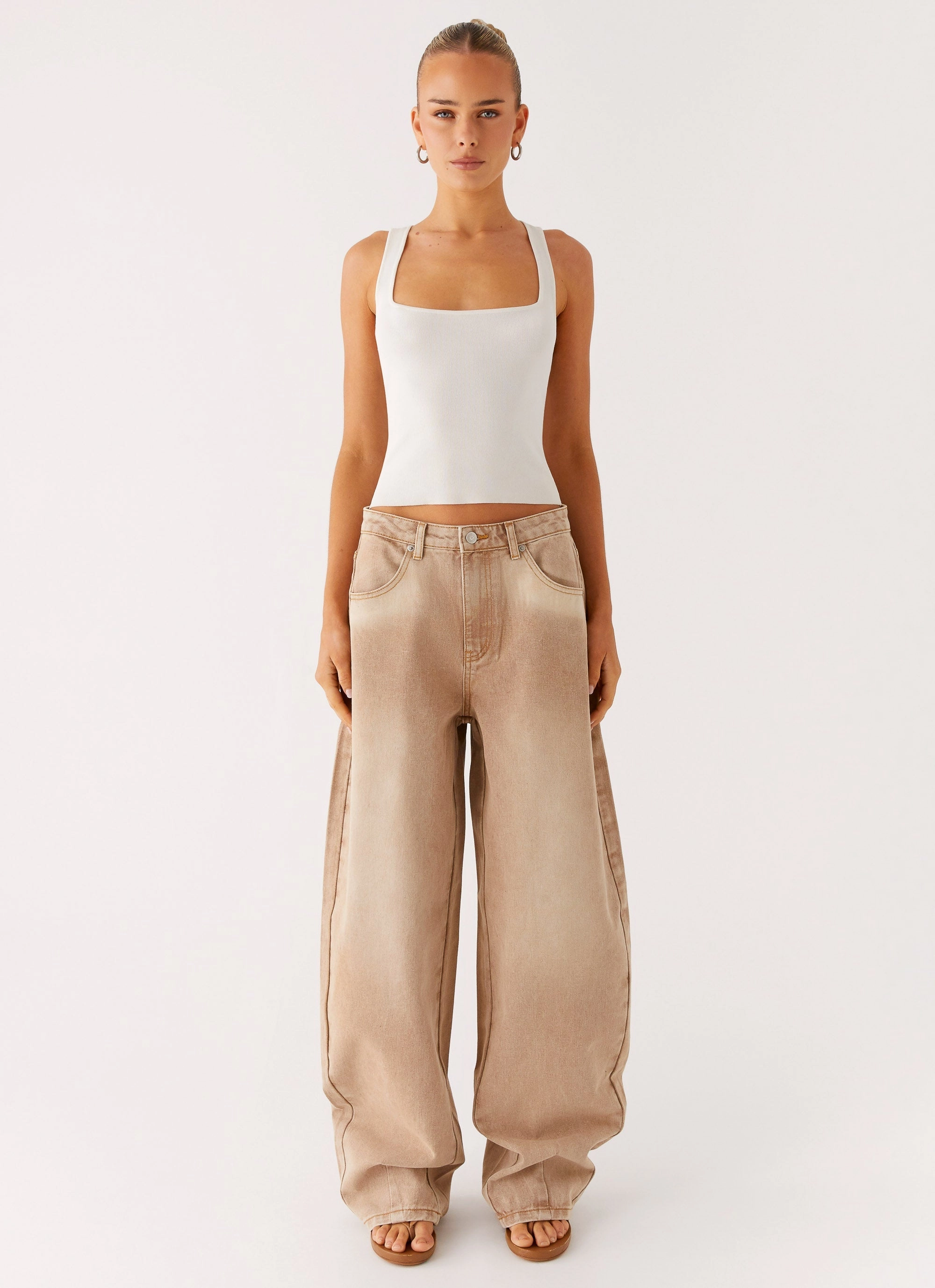 Khalil Baggy Jeans - Tan Contemporary Look