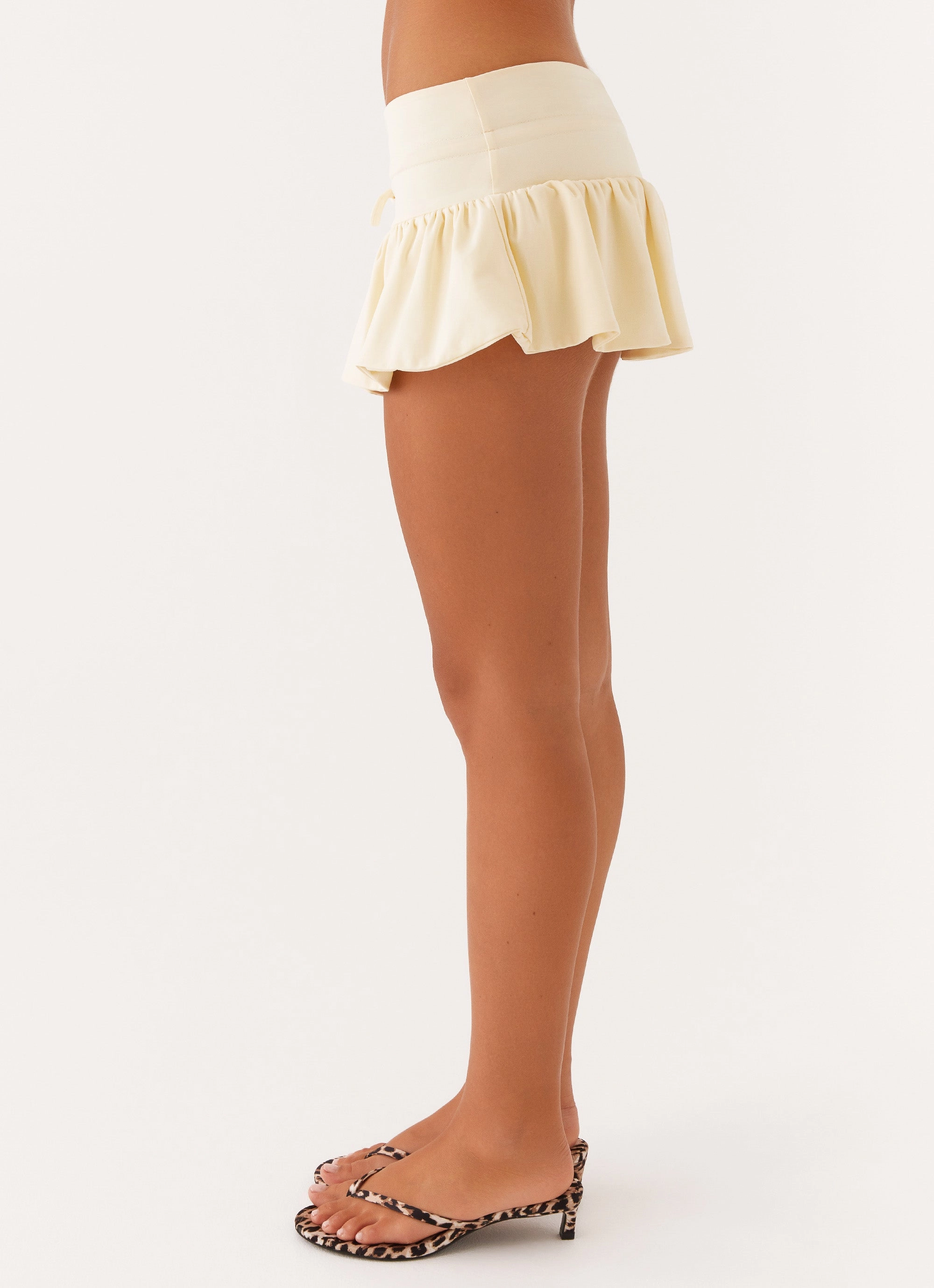 Crisp Edge Structured Shape Landon Mini Skort - Lemon