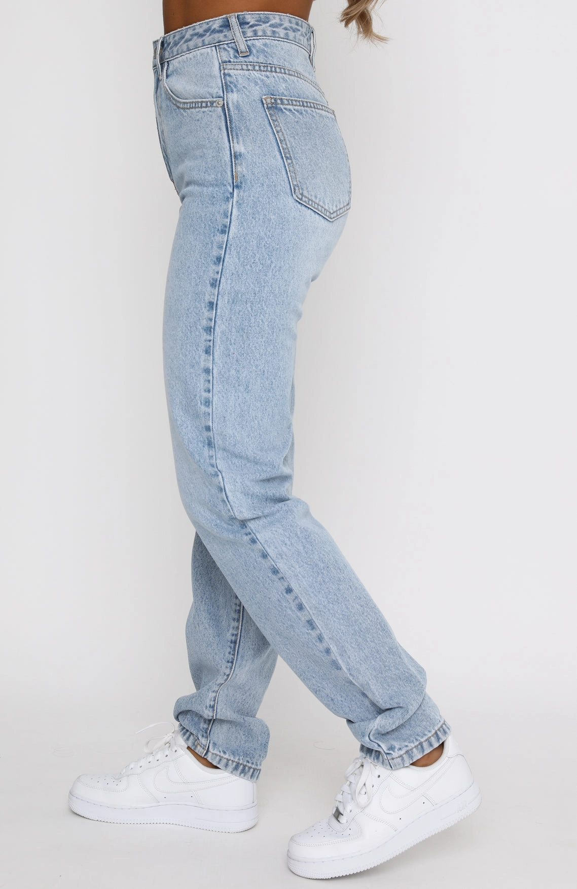 Modern Weekend Style Who's That Girl Straight Leg Denim Jeans Washed Blue