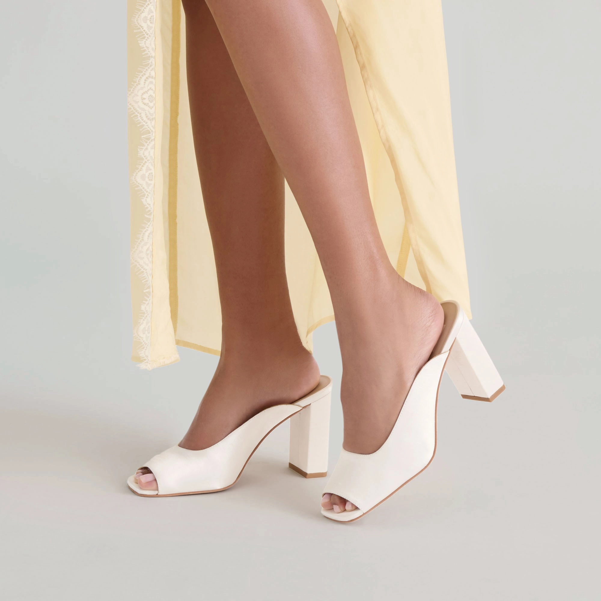 SABELA HEELS OFF WHITE SATIN Runway Mode