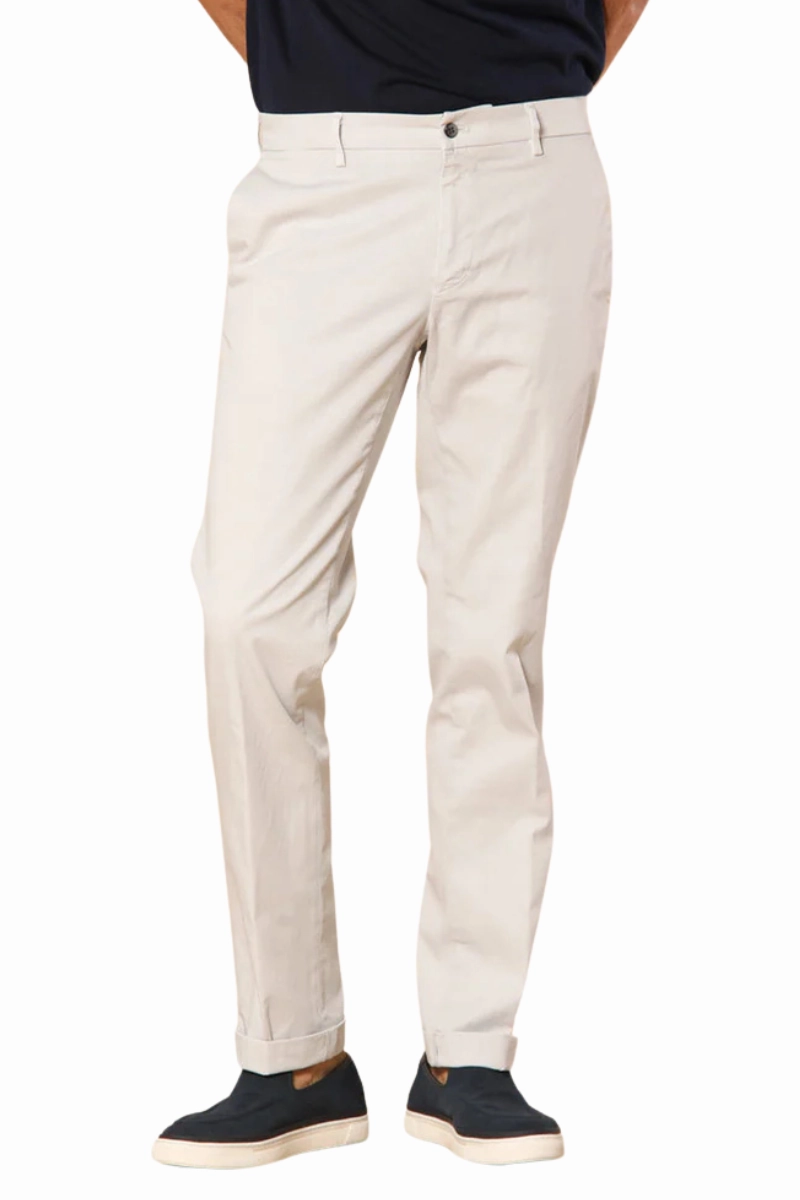 Adjustable loop Effortless Layer New York Chinos