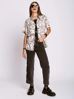 Basic Layer Eco Certified Textile Gothic Toile Shirt