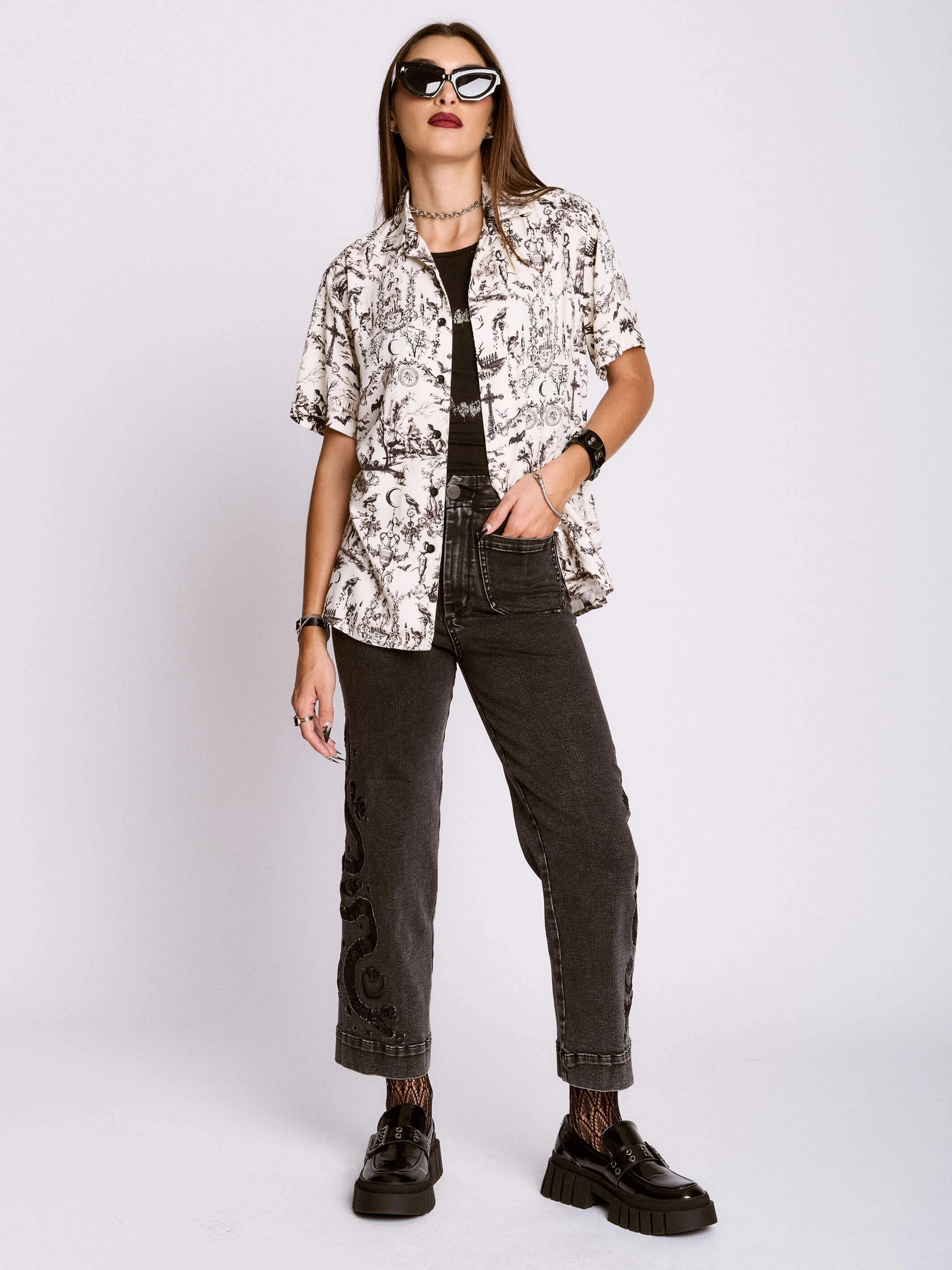 Basic Layer Eco Certified Textile Gothic Toile Shirt