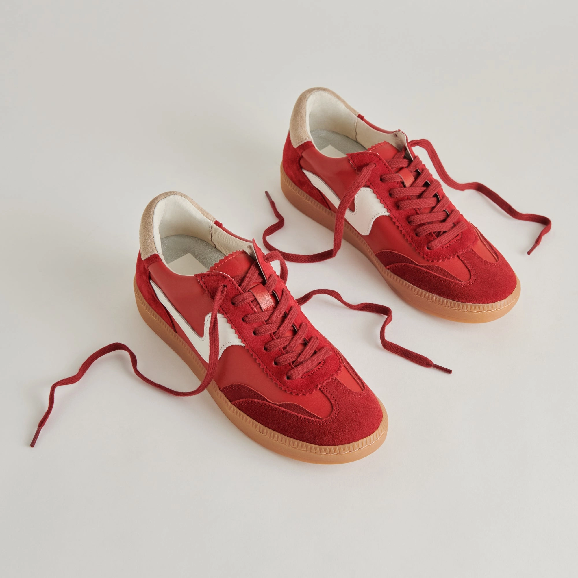 NOTICE SNEAKERS CRIMSON SUEDE Daily Athlete Ultimate Cushion