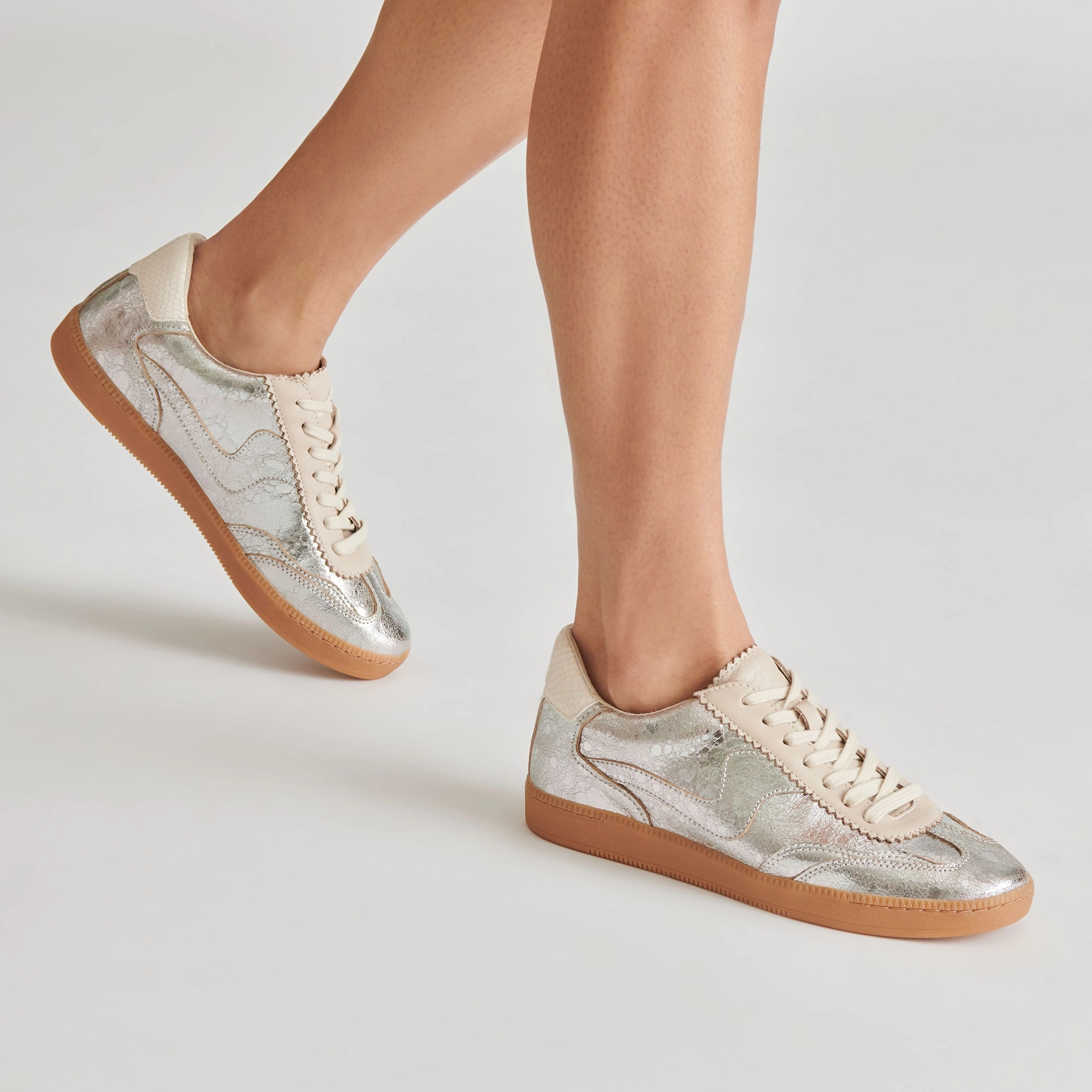 Active Profile No Rub NOTICE SNEAKERS SILVER DISTRESSED LEATHER