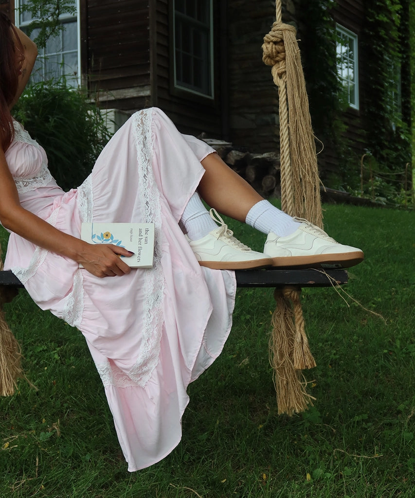 NOTICE SNEAKERS WHITE LEATHER Ultra Bounce Foam Core Compression Molded Outsole