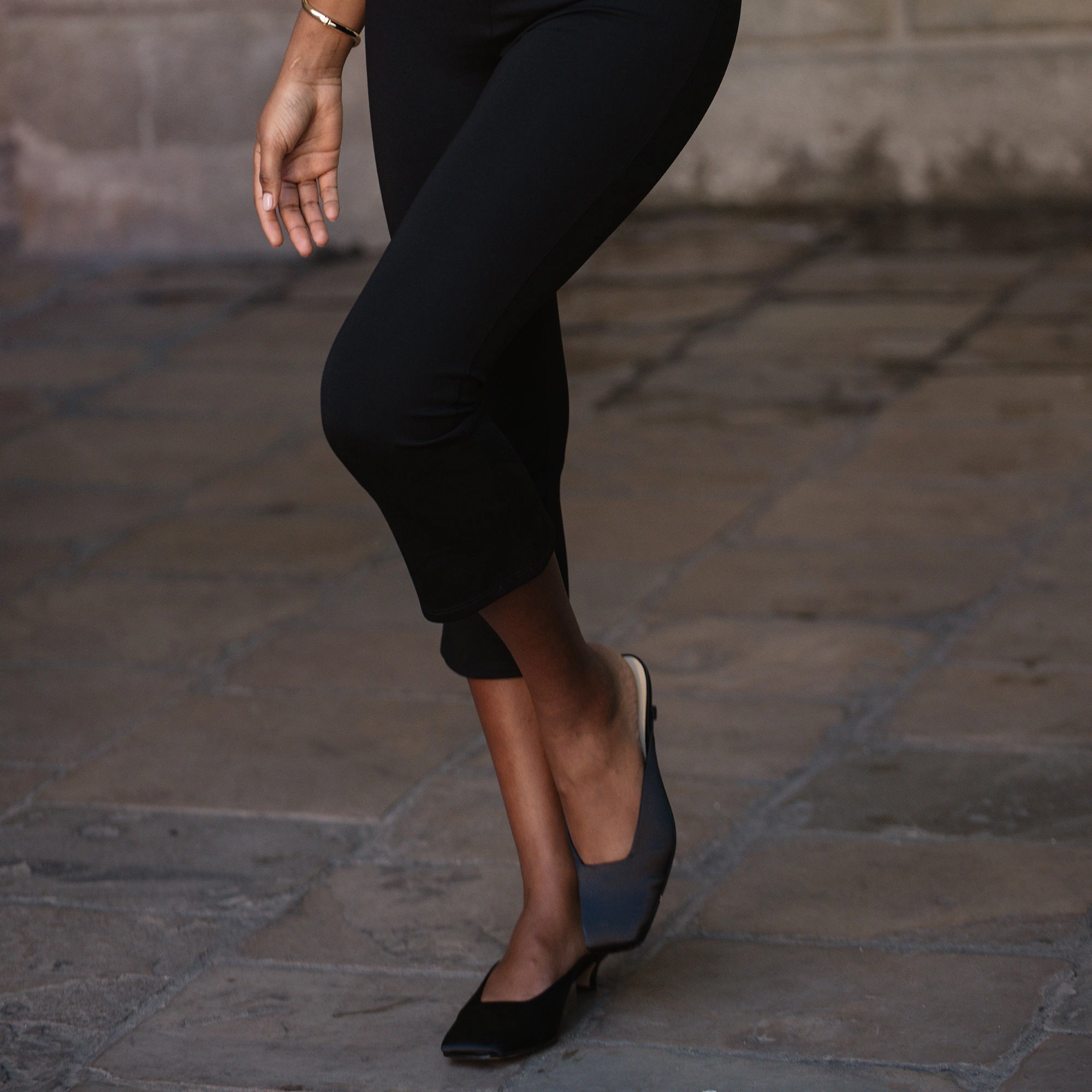 UMARA HEELS ONYX SATIN Easy Fit Skin Safe