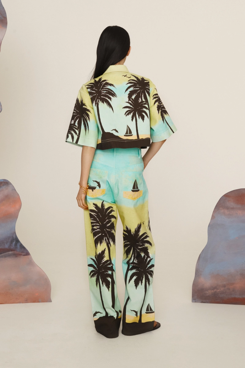 Functional Comfort Sail Away Cropped Shirt