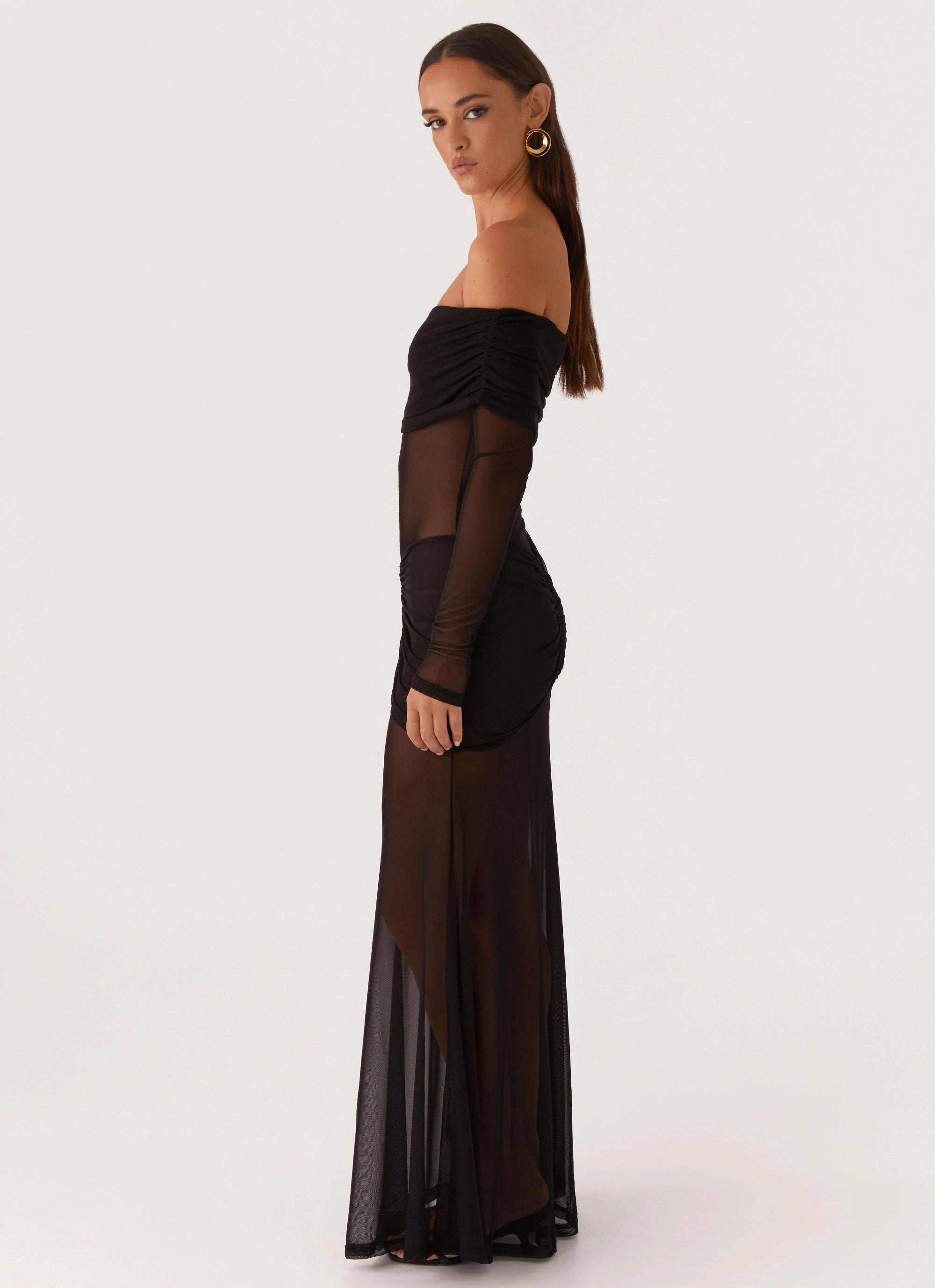 Maren Off Shoulder Maxi Dress - Black Body Positive Calm Outfit