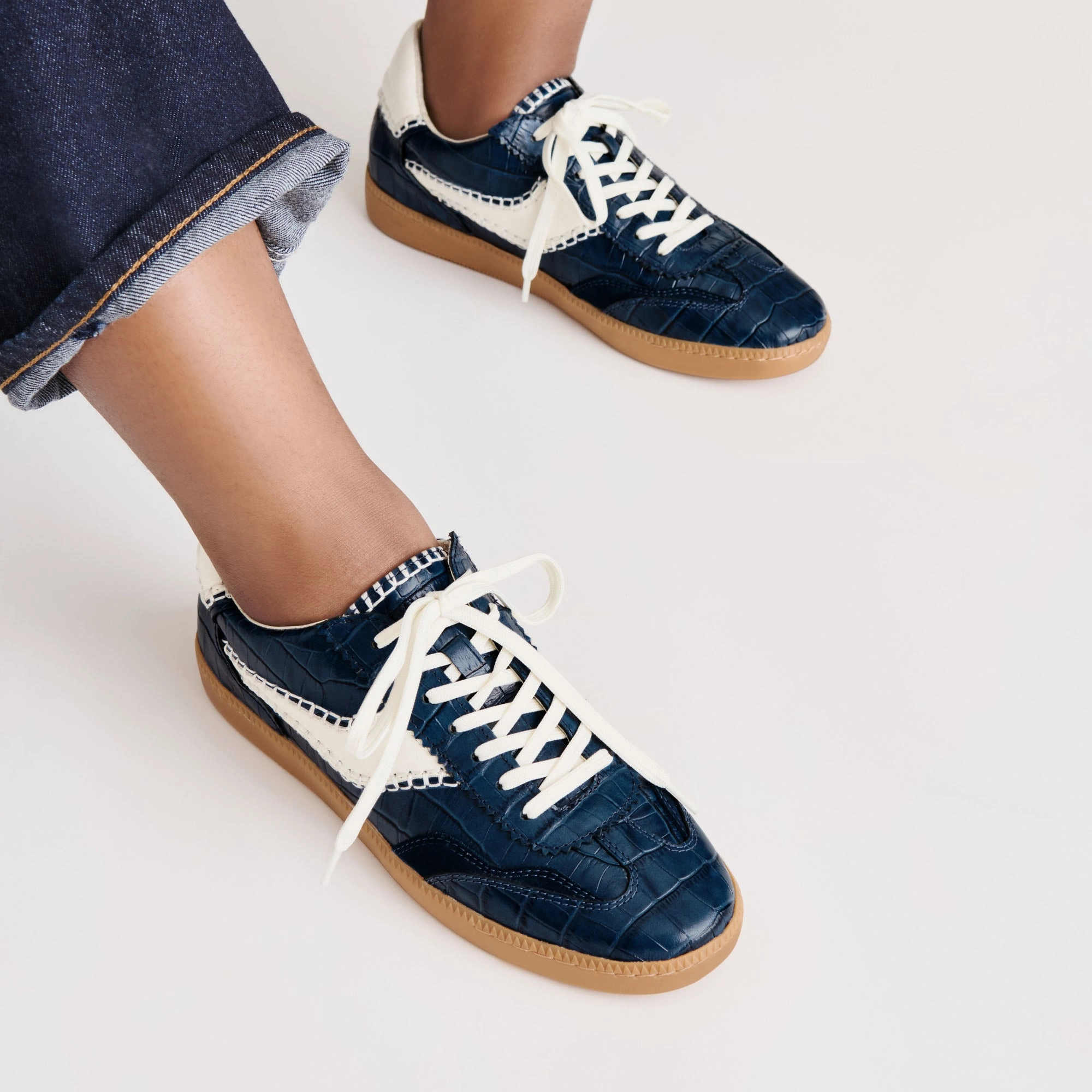 Feel Fresh Removable Footbed System NOTICE STITCH SNEAKERS INK CROCO EMBOSSED LEATHER