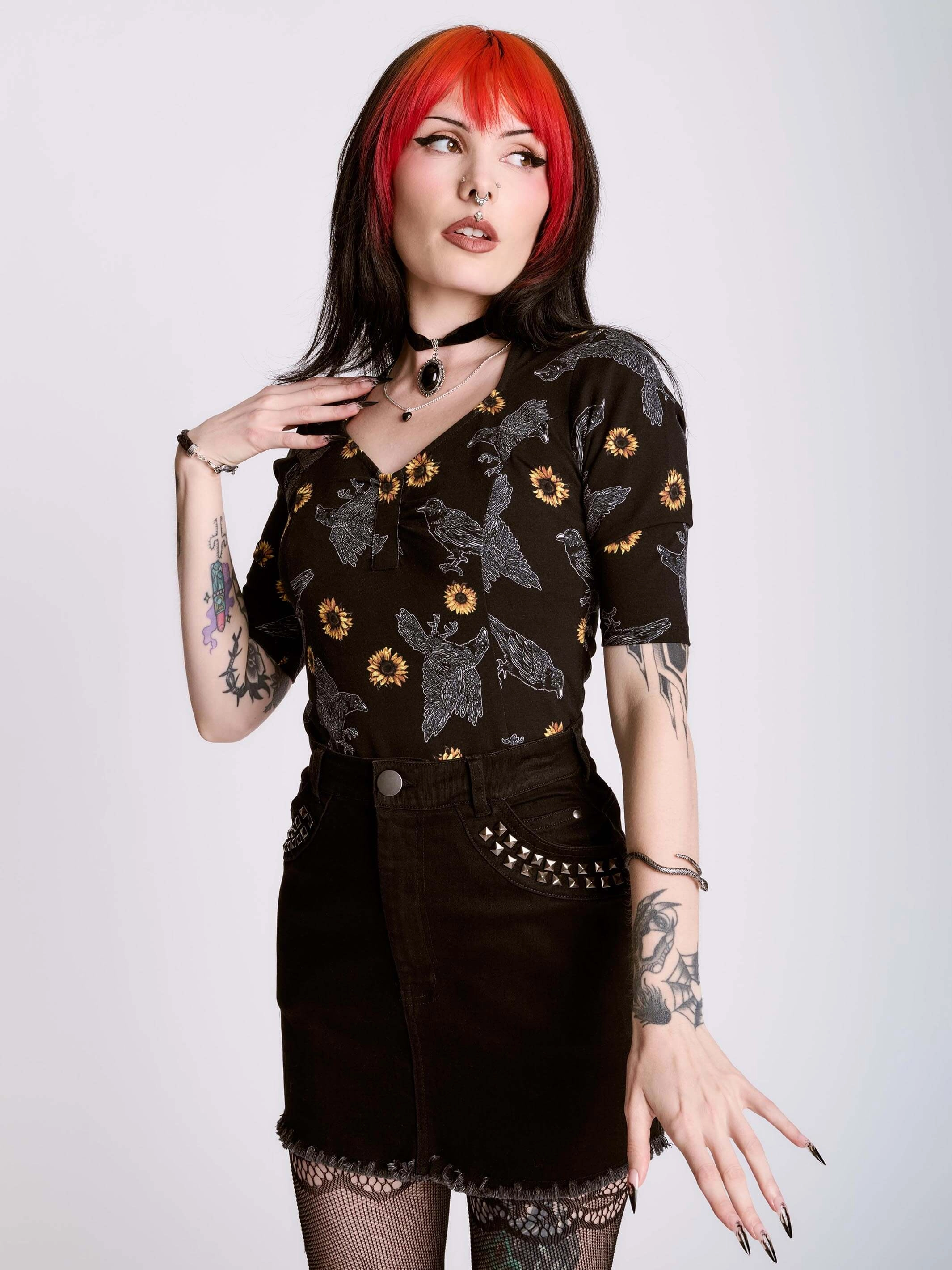 Timeless Must-Have Relax Fit Design Dark Sunflower Sweetheart Top