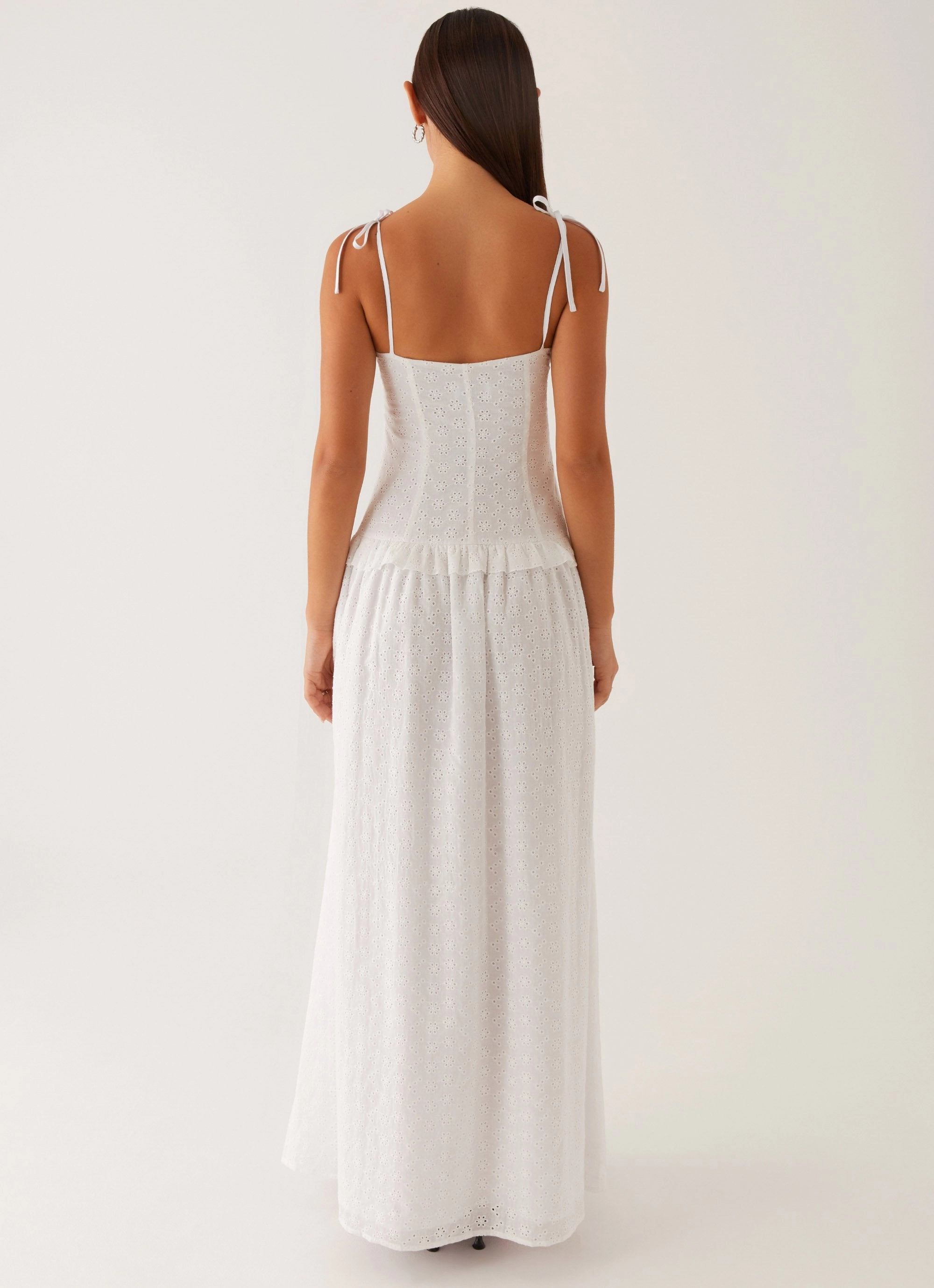 Reveria Twist Maxi Dress - Ivory Edgy Layers Relax Cut