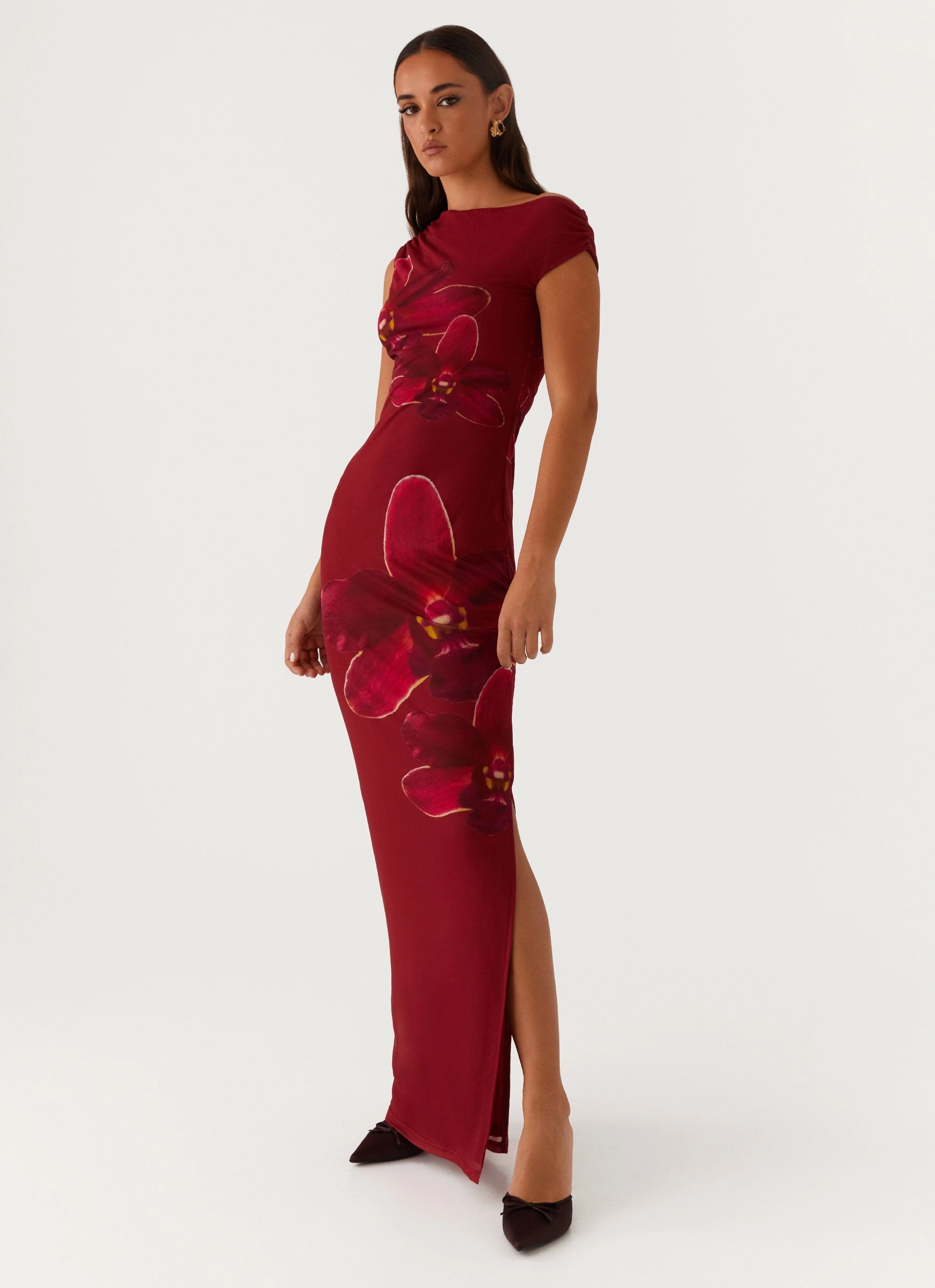 Cozy Wearable Mermaid-Hem Showtime Maxi Dress - Maroon