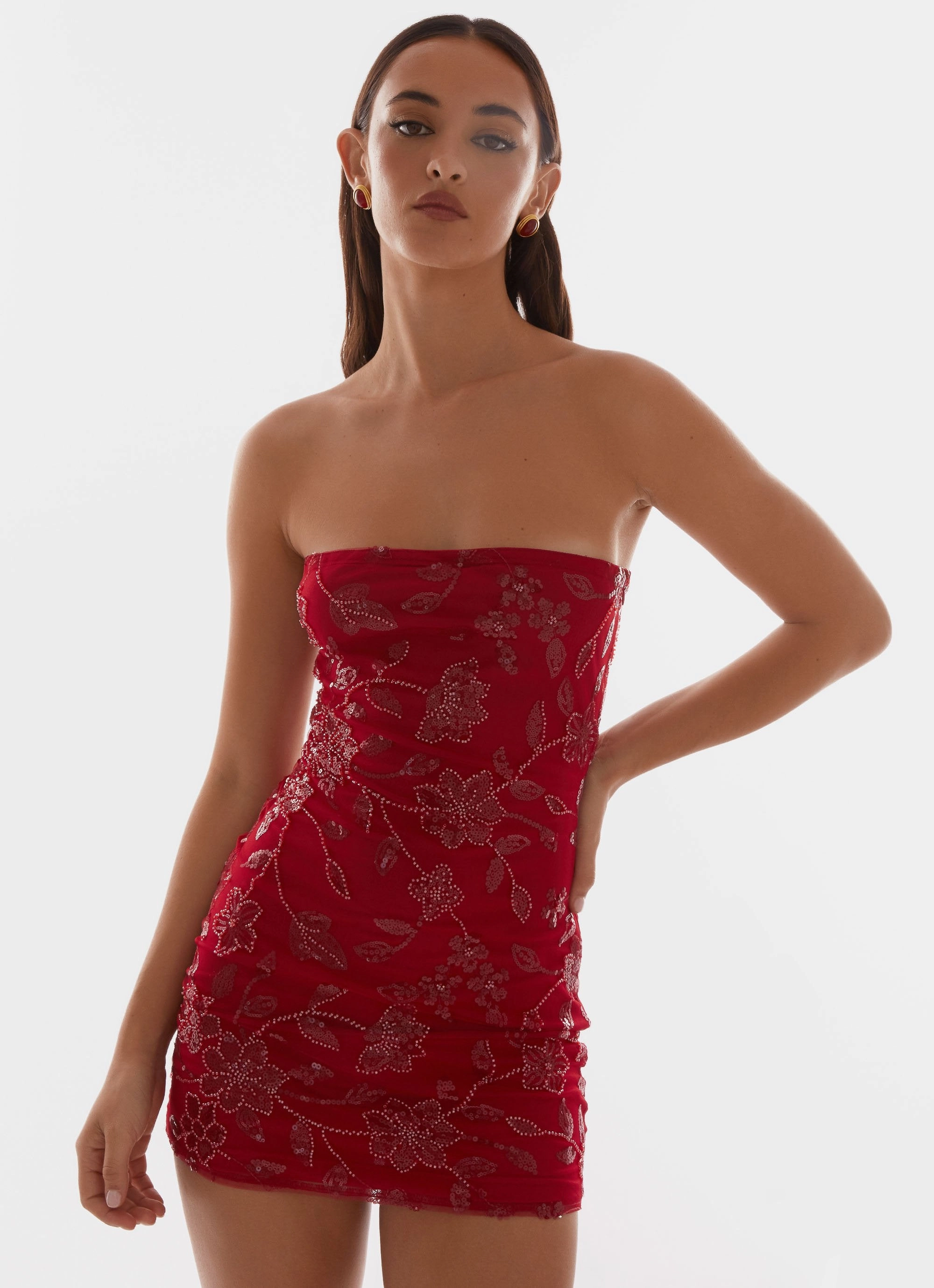 Minimal Curve bold appearance Moorey Beaded Mini Dress - Red