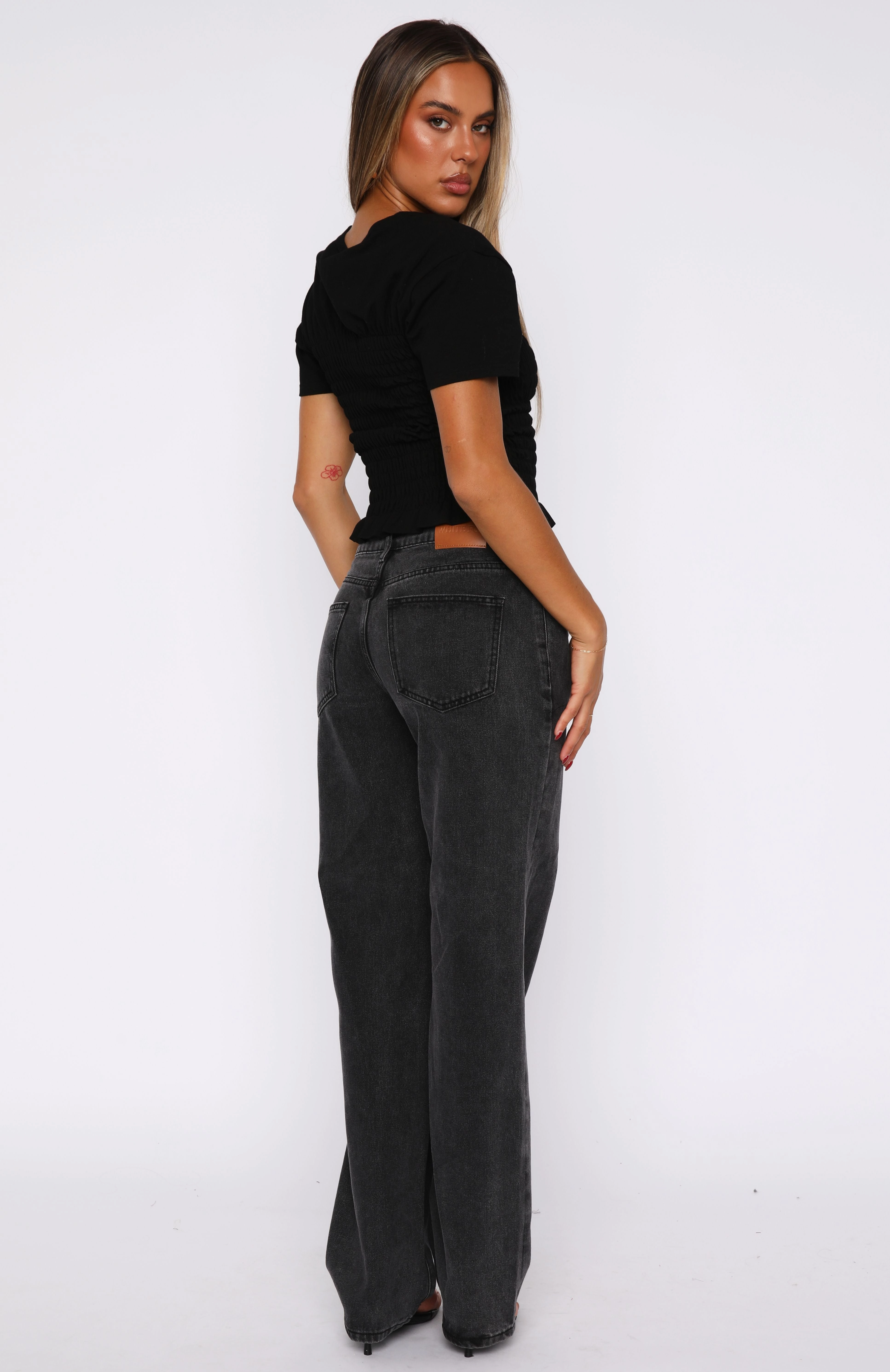 Trendy Comfort Zara Mid Rise Straight Leg Jeans Black Acid