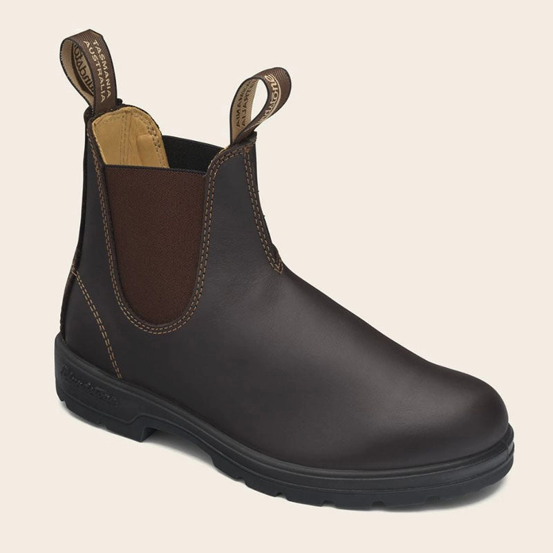 Blundstone 550 Chelsea Boot in Walnut Cozy Footwear Pull Tab