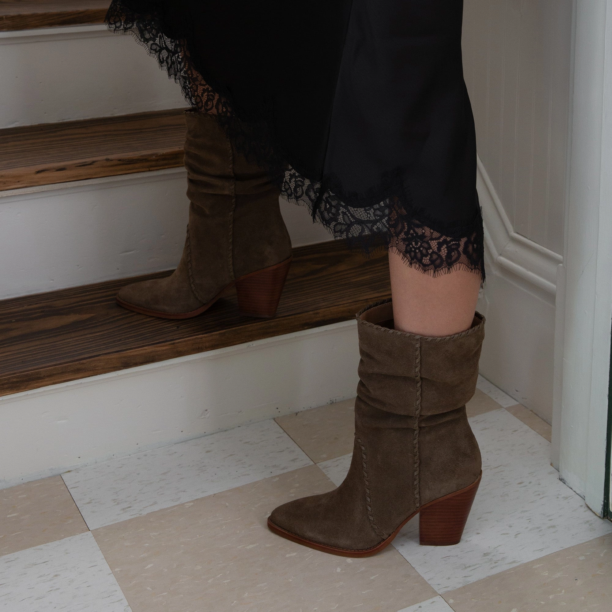 JULITH BOOTS OLIVE SUEDE Orthotic Compatible