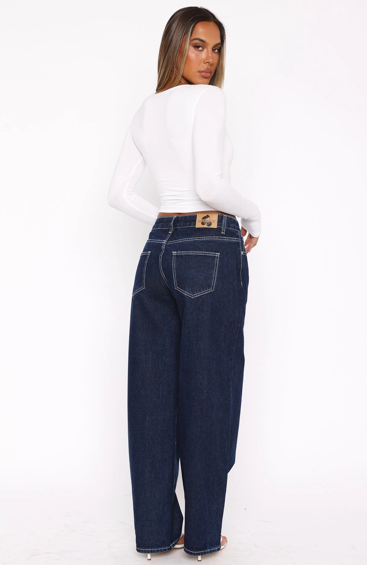 Non Restrictive Thigh Bring The Style Low Rise Wide Leg Jeans Dark Indigo