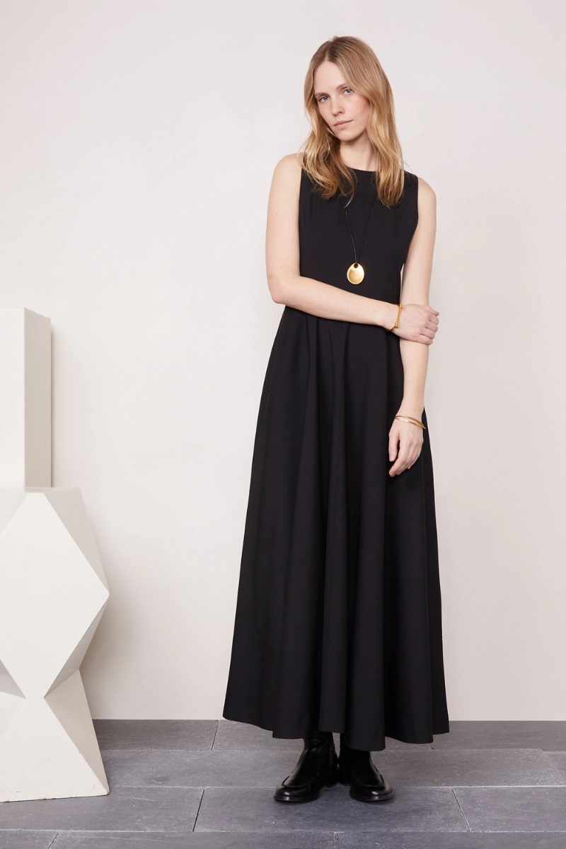 Sleek Motion Subtle Comfort Bertille Dress